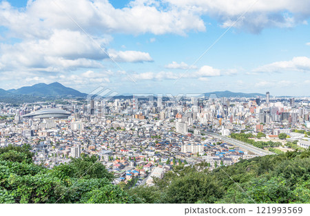 福岡縣北九州市，從山上看到的北九州市小倉的城市景觀 121993569