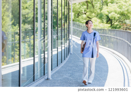 Young nurse working in a hospital 121993601