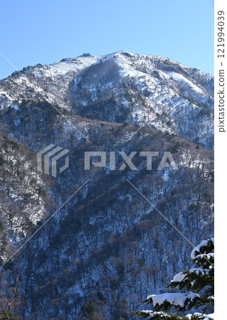 劍山的冬景(縱)(德島縣三好市東屋) 劍山的冬景(縱)(德島縣三好市東屋) 121994039