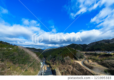 從寒冷的奈良布雲水壩鉛色的天空到春日的陽光,春日照耀下的布雲河谷② 從寒冷的奈良布雲水壩鉛色的天空到春日的陽光,春日照耀下的布雲河谷② 121995383