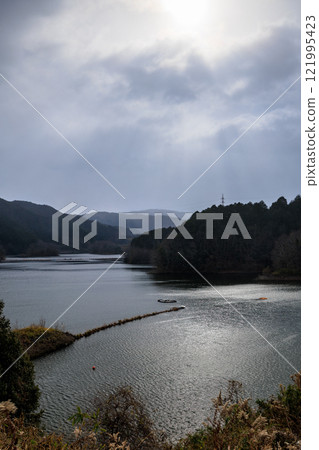 The extremely cold Nara Nunome Dam: From the leaden sky to the spring, the lake embraced by the leaden sky ⑤ The extremely cold Nara Nunome Dam: From the leaden sky to the spring, the lake embraced by the leaden sky ⑤ 121995423