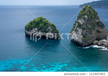 鑽石海灘 碧藍的海水和潔白的沙灘② 121997801