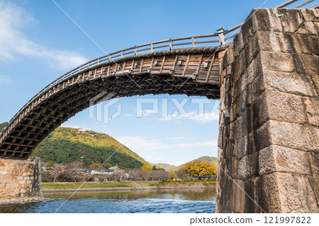 【錦帶橋和岩國城後方】 【錦帶橋和岩國城後方】 121997822