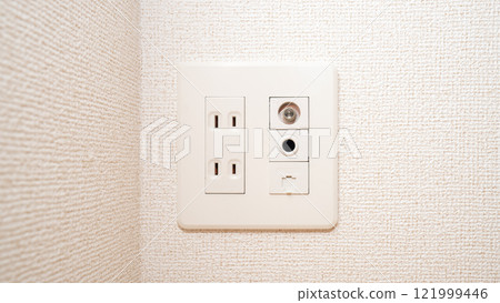 牆上的插座 121999446