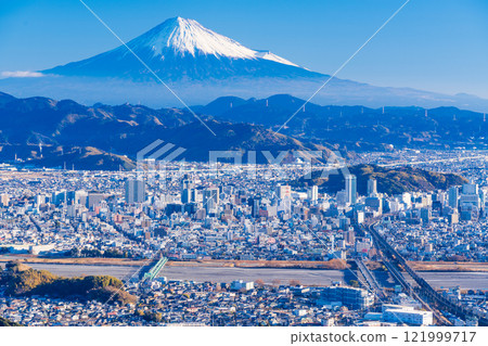 [靜岡縣] 清晨靜岡市景之外的富士山 121999717