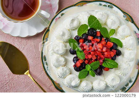 Mexican dessert Pastel de tres leches 122000179