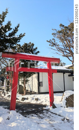 鳥居在雪地裡 鳥居在雪地裡 122000243