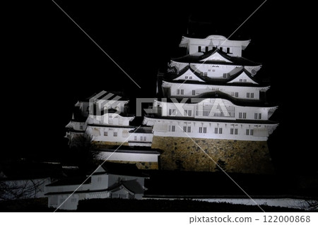 姬路城的美麗夜景被燈光照亮 122000868