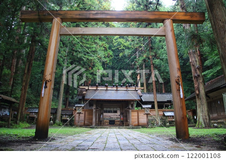 日本最古老的神明造神社被供奉在仁科森林中...... 仁科神明神社 日本最古老的神明造神社被供奉在仁科森林中...... 仁科神明神社 122001108