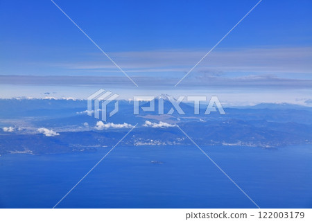 從飛機上看到的富士山和相模灣 122003179