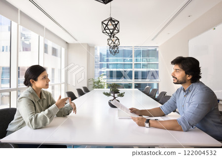 Indian legal advisor and customer meeting for consultation 122004532