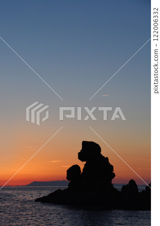 Ningyo-iwa Rock and a beautiful gradation evening view on the west coast of Kagoshima Prefecture 122006332