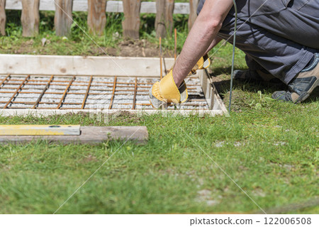 Making a net of steel bars 122006508