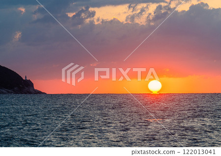 Sunset - Island where God resides - Yakushima, an offshore Alps (Autumn) Sunset - Island where God resides - Yakushima, an offshore Alps (Autumn) 122013041