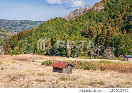 Winter countryside scenery, Kasagi Town, Kyoto Prefecture Winter countryside scenery, Kasagi Town, Kyoto Prefecture 122013771