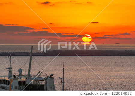 Daruma Asahi: Island where God resides, Yakushima, an offshore Alps (Autumn) Daruma Asahi: Island where God resides, Yakushima, an offshore Alps (Autumn) 122014032
