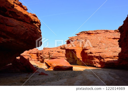 由侵蝕和風蝕形成的峽谷 122014989