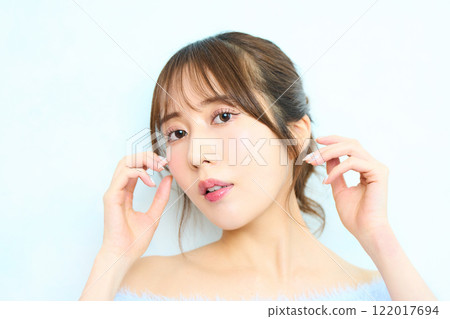 Young lady's portrait Young lady's portrait 122017694