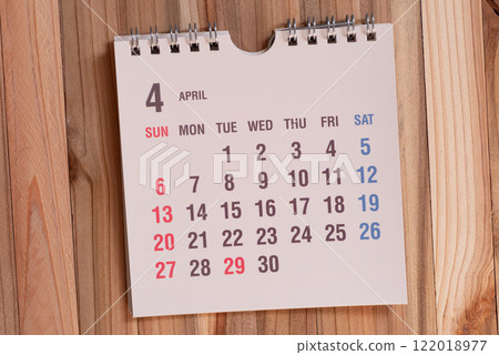 木紋背景上的台歷 木紋背景上的台歷 122018977