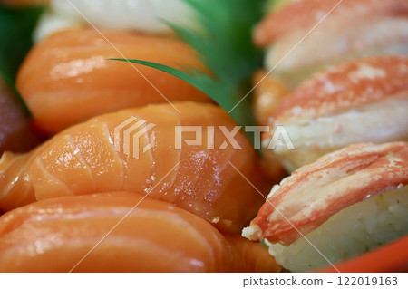 鮭魚和蟹握壽司 生壽司 122019163