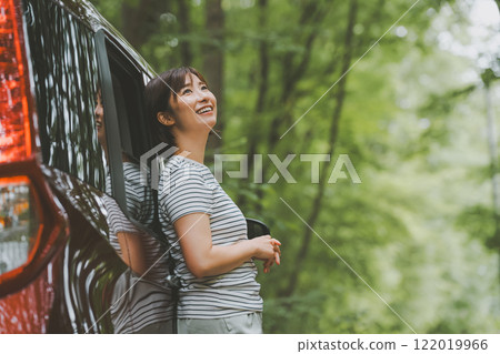 Summer vacation trip by car 122019966