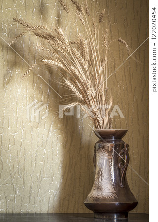 Vase with ears of wheat Vase with ears of wheat 122020454