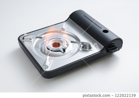 Lighting a portable tabletop stove Lighting a portable tabletop stove 122022139