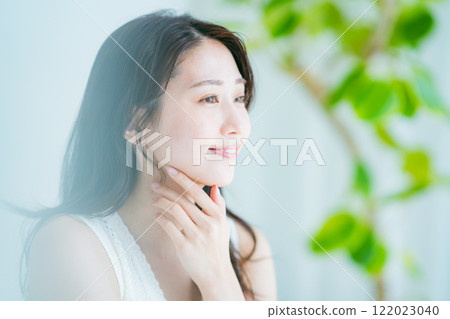 Beauty image of young women 122023040