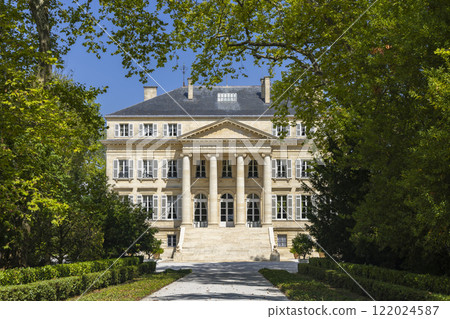 Margaux castle (Chateau Margaux), Medoc, Bordeaux, Aquitaine, France 122024587