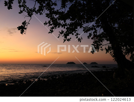 Sunset view from Lonely Beach, Ko Chang, Thailand. 122024613