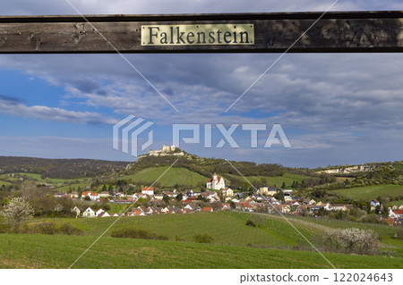 Falkenstein ruins and town with vineyard, Lower Austria, Austria Falkenstein ruins and town with vineyard, Lower Austria, Austria 122024643