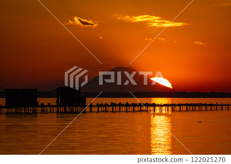 Diamond Fuji, Mt. Fuji, Lake Kasumigaura, Ibaraki Prefecture, 2025 Diamond Fuji, Mt. Fuji, Lake Kasumigaura, Ibaraki Prefecture, 2025 122025270