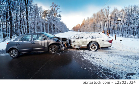 Head-on collision accident on snowy road - Dangers of winter traffic AI-generated Head-on collision accident on snowy road - Dangers of winter traffic AI-generated 122025324