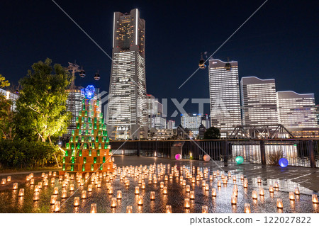 《神奈川縣》橫濱港未來全樓點亮,聖誕蠟燭 《神奈川縣》橫濱港未來全樓點亮,聖誕蠟燭 122027822