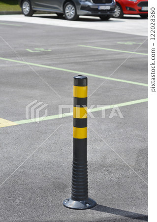 Flexible traffic bollard 122028360