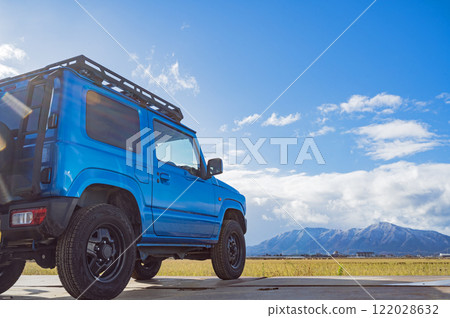 Jimny and Mount Yahiko 122028632