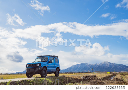 Jimny and Mount Yahiko 122028635