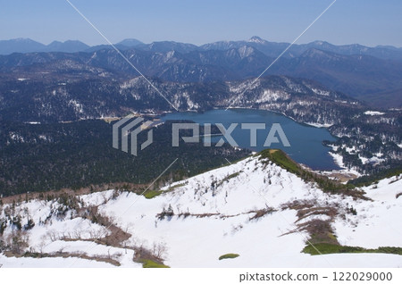 從火志岳看到殘雪的大瀨沼 從火志岳看到殘雪的大瀨沼 122029000