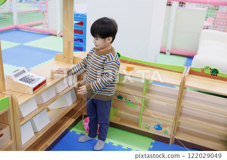 child playing house child playing house 122029049