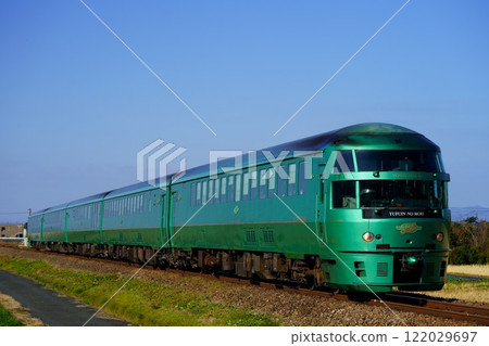 "Yufuin no Mori" is a design and story train that runs on the Kyudai Main Line. 122029697