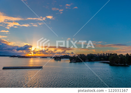 日本三大美景之一鬆島的黎明(廣角) 日本三大美景之一鬆島的黎明(廣角) 122031167