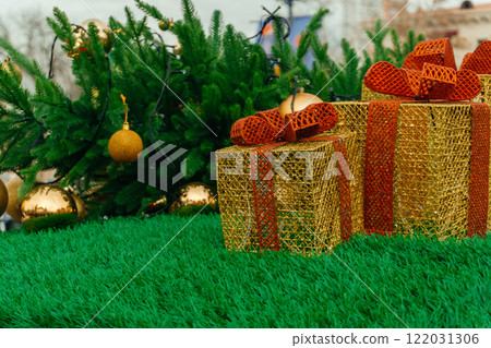 Christmas fake gifts to decorate the city. New Year's decor in the streets of the city 122031306