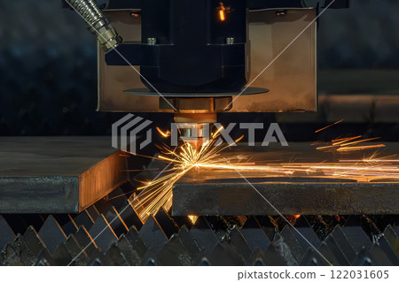The high power fiber laser cutting machine cut the high thickness metal plate with the sparkling light. The high power fiber laser cutting machine cut the high thickness metal plate with the sparkling light. 122031605