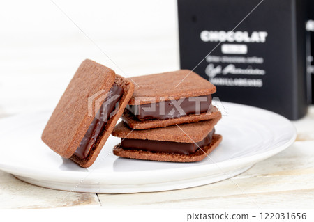 巧克力（背景有外盒2：卸貨）| VANILLABEANS 122031656