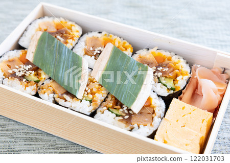 美味的海苔包便當盒 美味的海苔包便當盒 122031703