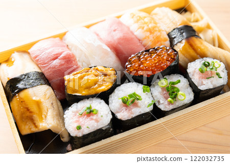 Delicious nigiri sushi bento 122032735