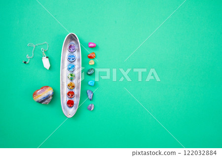 seven chakras stones, energy healing concept 122032884