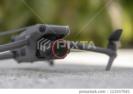 Drone with digital camera for taking video and pictures Drone with digital camera for taking video and pictures 122037081