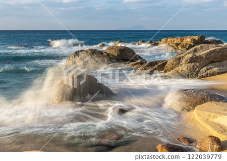 浪花拍岸、永田稻中濱、屋久島、近海阿爾卑斯山(秋季) 浪花拍岸、永田稻中濱、屋久島、近海阿爾卑斯山(秋季) 122039779