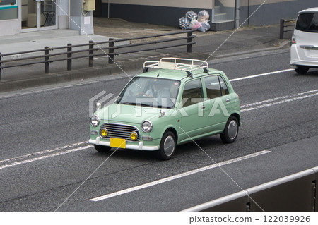 2box light passenger car road driving 2box light passenger car road driving 122039926